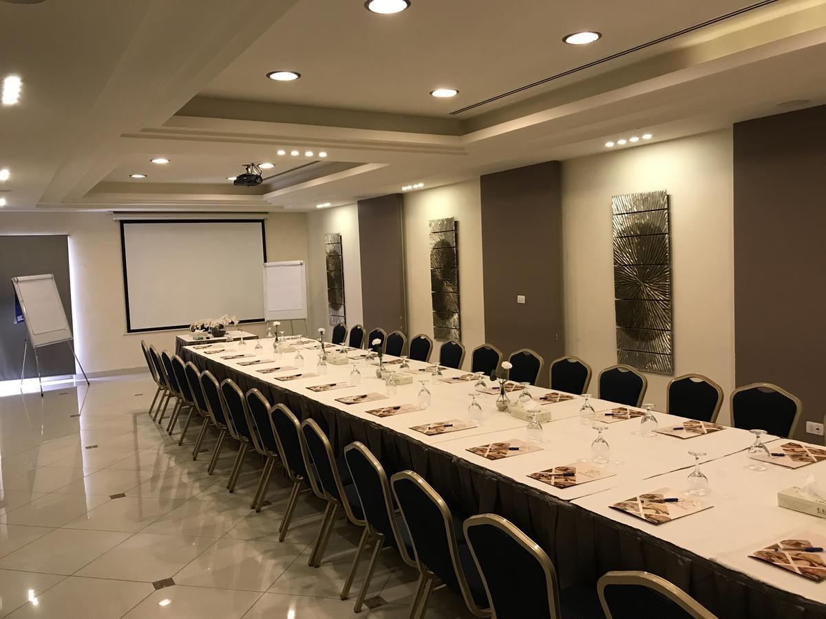 Capri Hotel Suites Ammán Kültér fotó