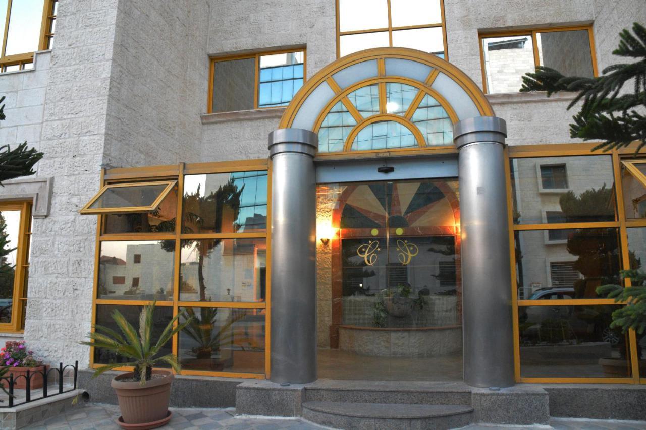 Capri Hotel Suites Ammán Kültér fotó
